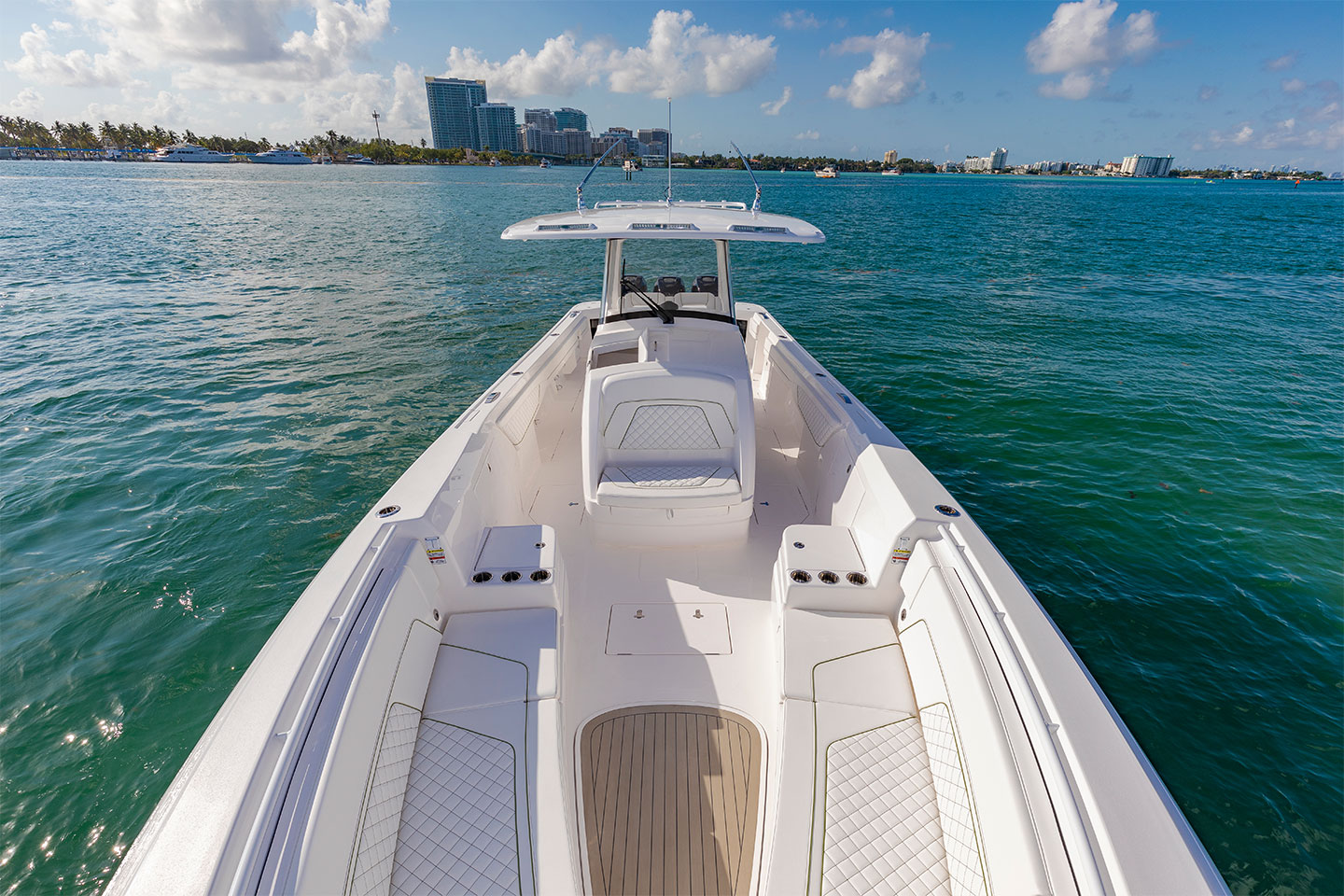 375 Nomad SE CenterConsole